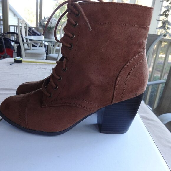Charlotte Russe women's boots, size 8, brown suede 2" stacked heel, lace up,soft - Picture 8 of 16
